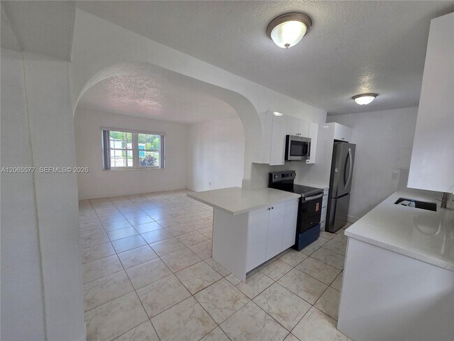 Building Photo - 10500 SW 30th St