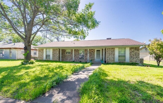 Building Photo - 1409 Mt Vernon Dr