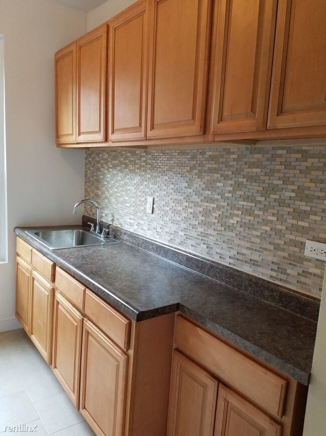 Foto del edificio - 1408 Sterling Pl