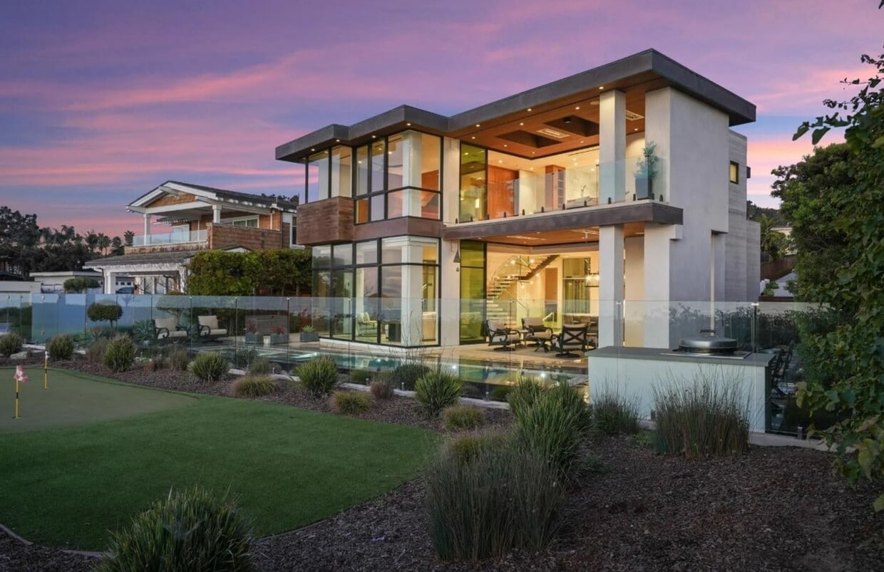 Foto principal - Luxury Coastal Escape w/ Resort-Style Amen...