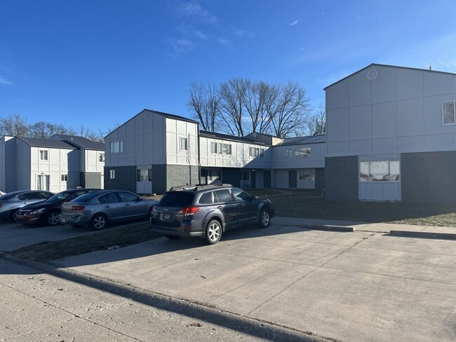 Building Photo - Forest Village Apartments