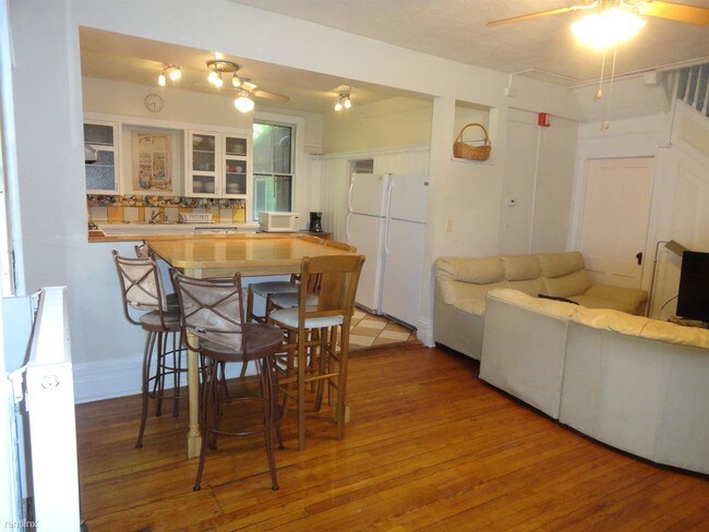 Foto del edificio - 127 N Quarry St