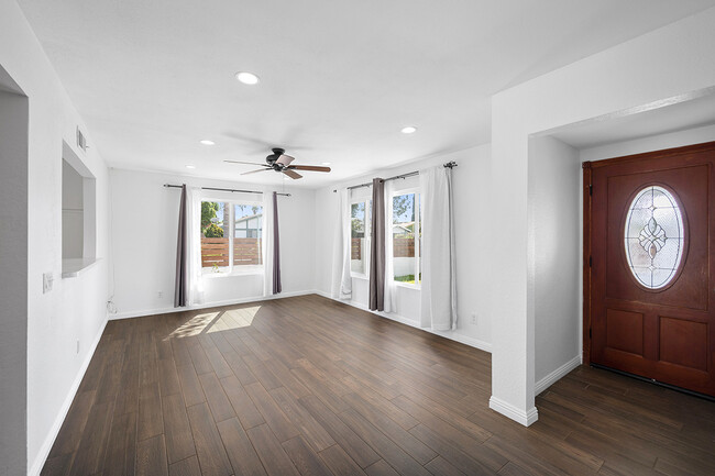 Building Photo - 10875 Barbados Way