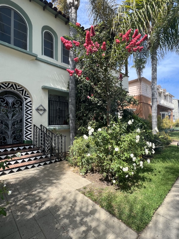 Foto del edificio - 325 Cochran Ave