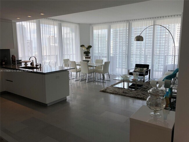 Foto del edificio - 88 SW 7th St
