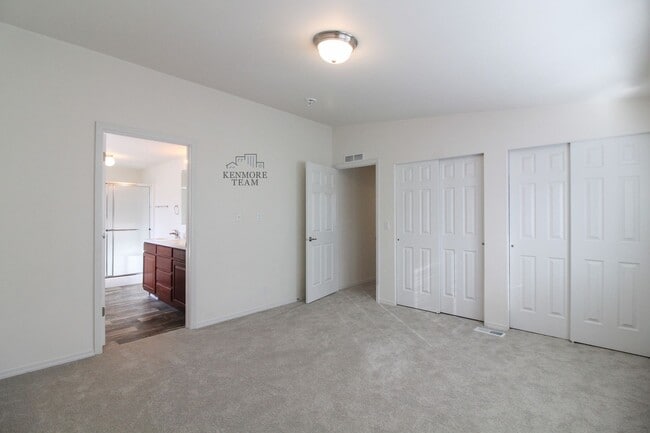 Building Photo - 1214 N Morain Loop