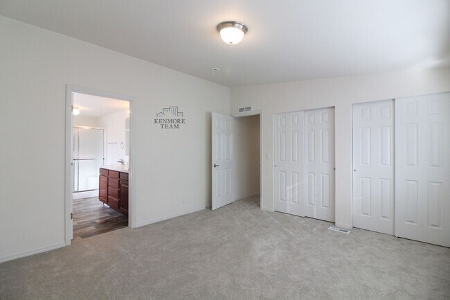 Foto del edificio - 1214 N Morain Loop