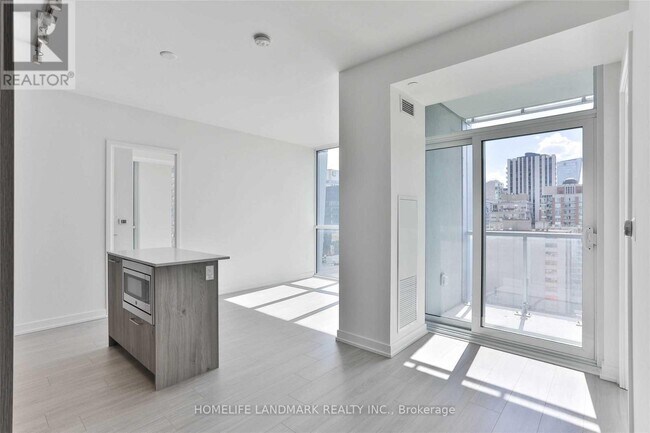 Building Photo - 1 Yorkville Ave