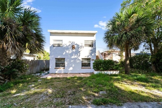 Building Photo - 515 Putnam Rd