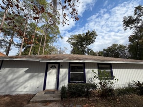 Building Photo - 6226 SW 10th Pl