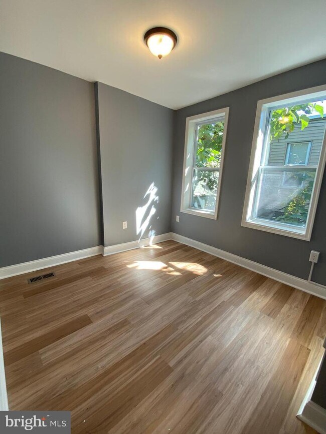 Foto del edificio - 2075 E Orleans St