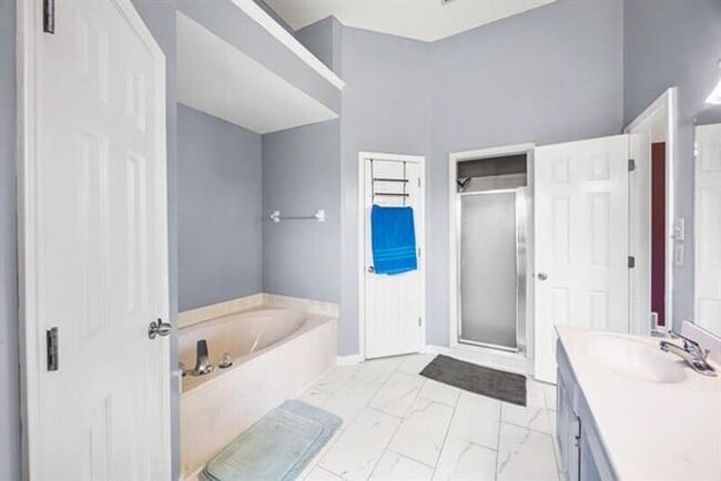 Building Photo - 6747 Wild Cove