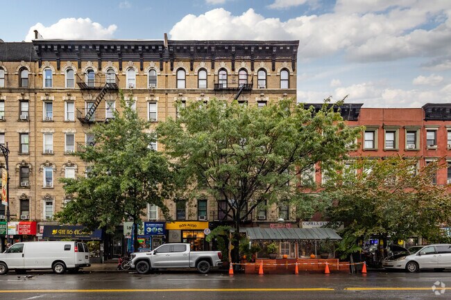 Building Photo - 228 E 116th St