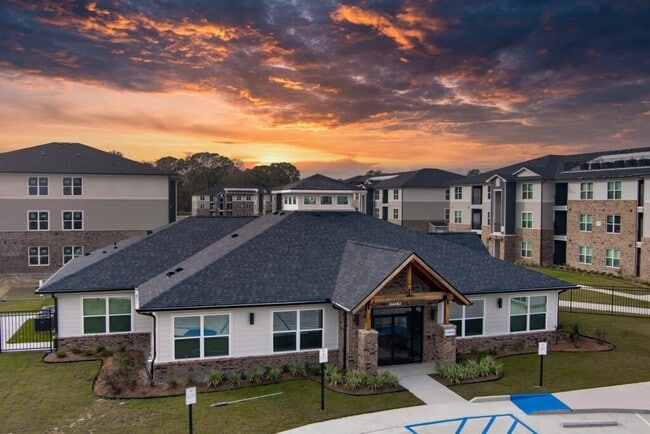 Foto del edificio - 823 N Ardenwood Dr