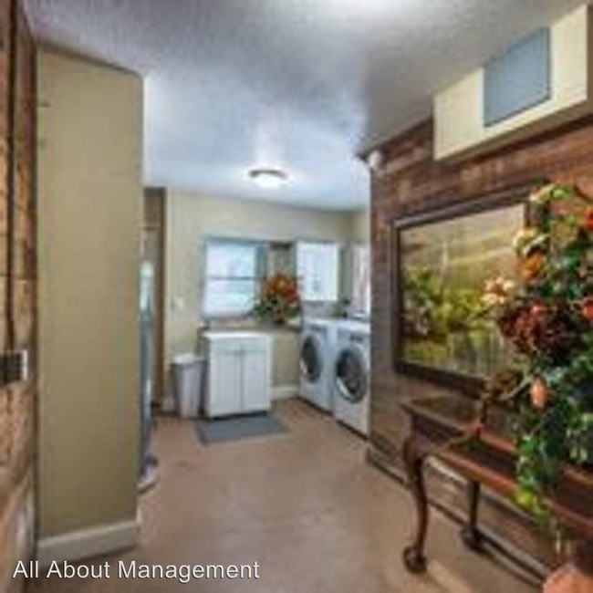 Building Photo - 3 br, 1.5 bath House - 3450 Ohio Avenue