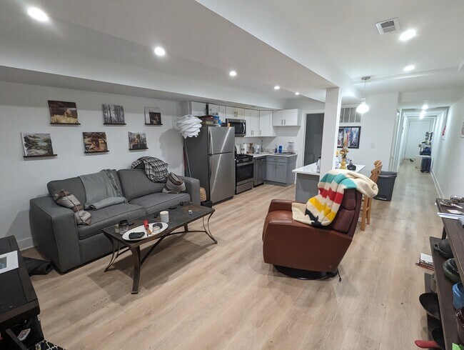Foto del edificio - 1544 N Bosworth Ave