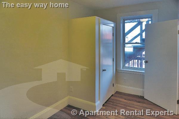 Foto del edificio - 27-29 Lambert St Unit #2R