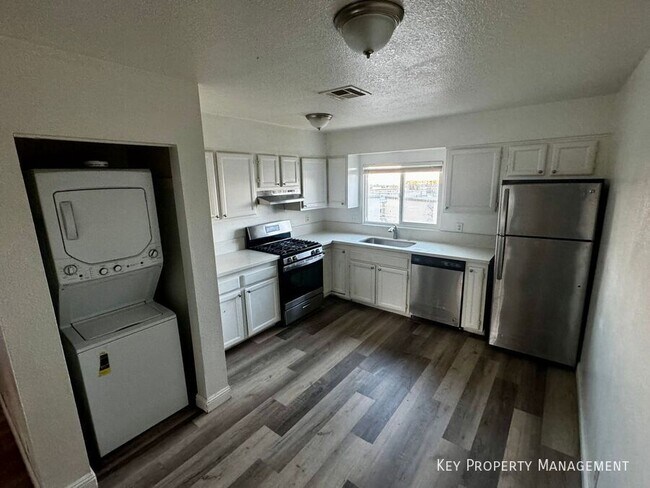 Foto del edificio - 6945 Mendon Ln