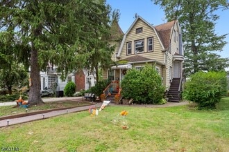 Building Photo - 298 Carmita Ave