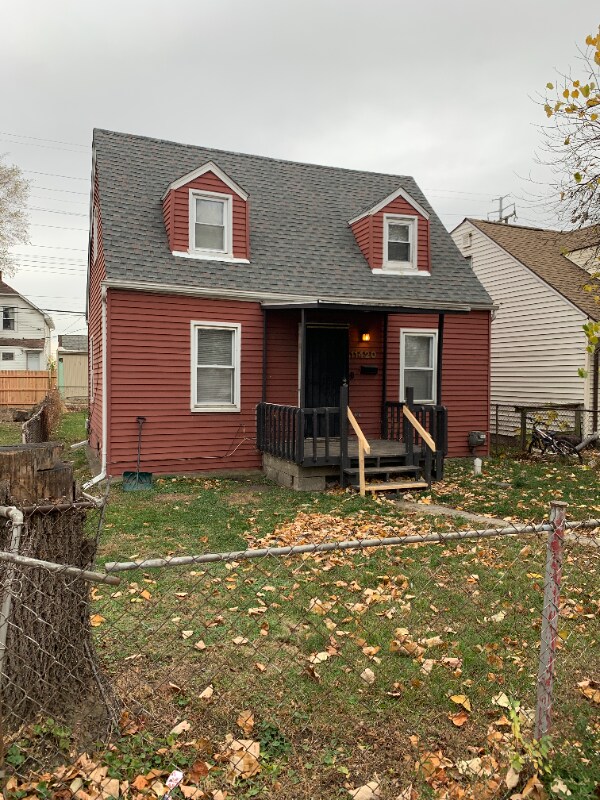 Primary Photo - 11420 Rivard Ave