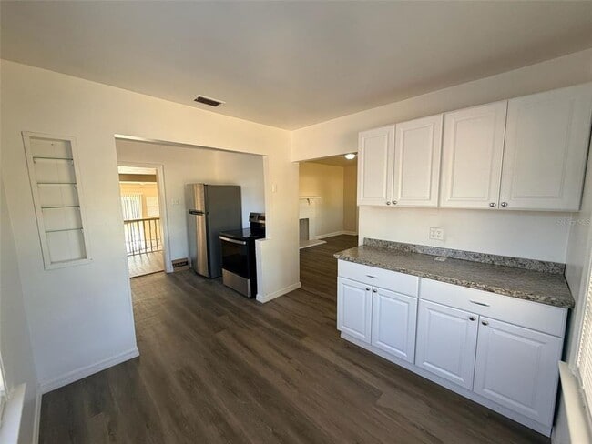 Building Photo - 4615 Wishart Blvd