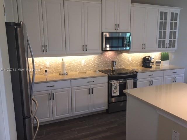 Building Photo - 3208 Somerset Park Dr