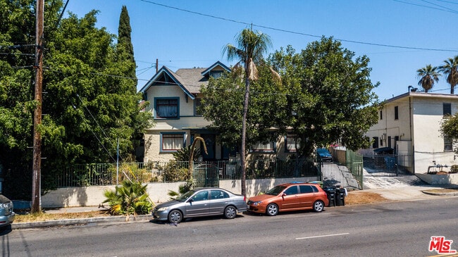 Building Photo - 1130 S Hoover St