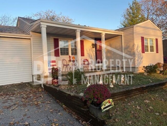 Building Photo - Beautiful 2 Bedroom Home with a fenced bac...