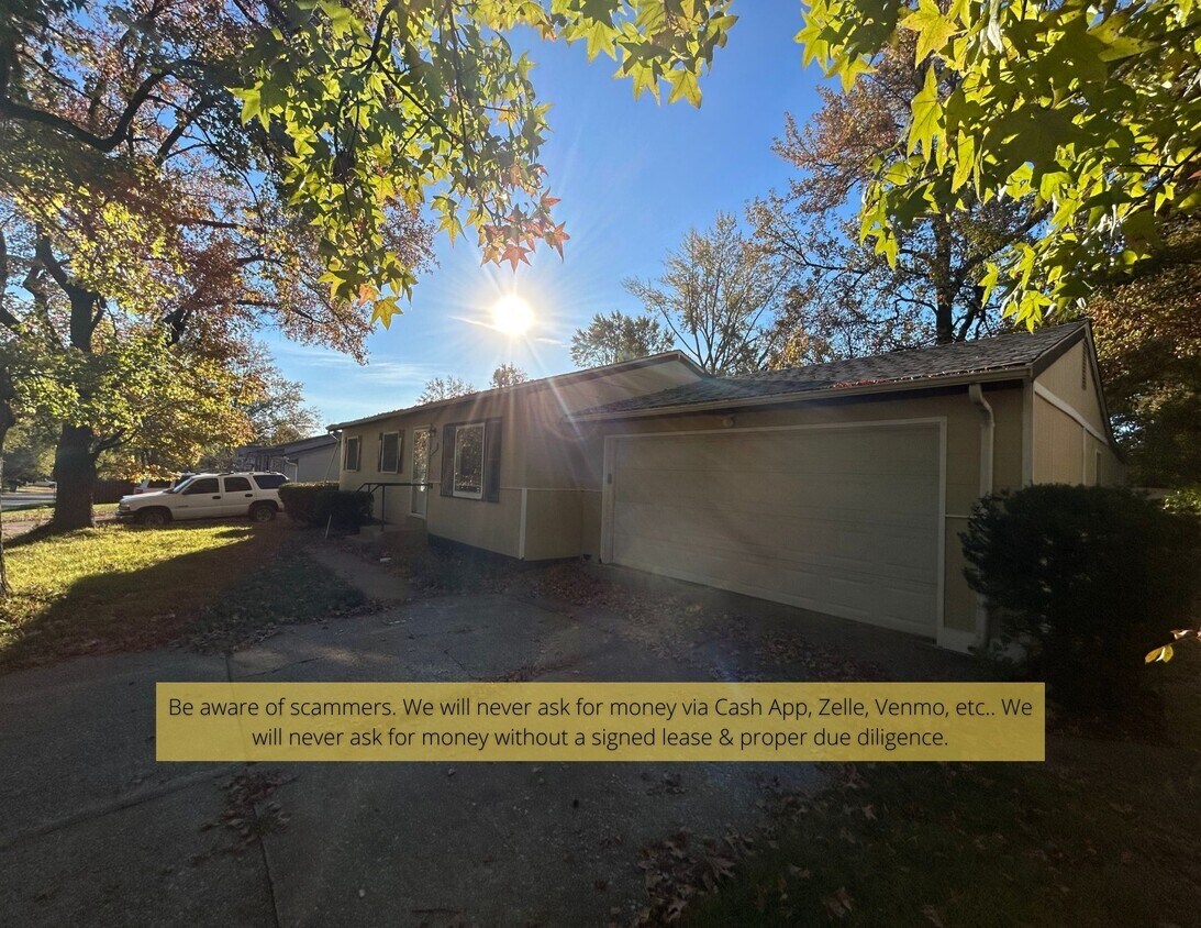 Primary Photo - 1412 Broadlawns Ln