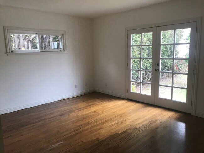 Master Bedroom - 2134 Veteran Ave