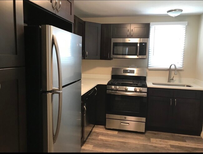 Building Photo - 2530 Larkins Way