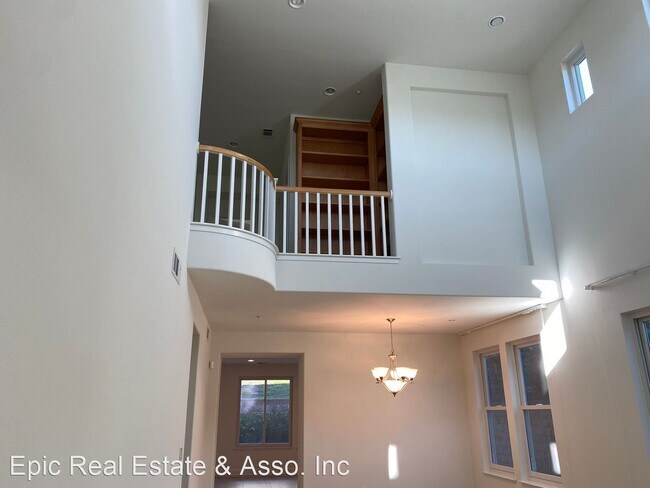 Building Photo - 4 br, 3 bath House - 3520 Bering Drive