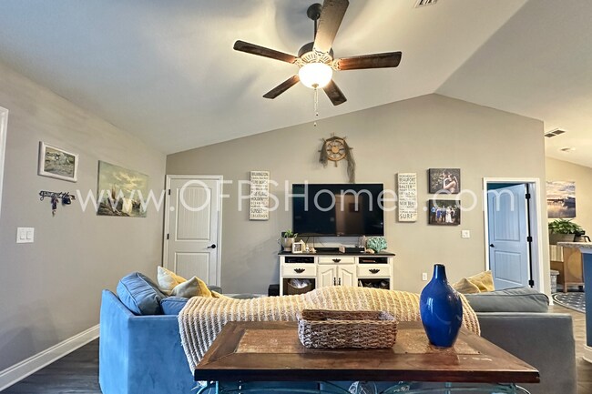 Foto del edificio - AVAILABLE IN MILTON!!