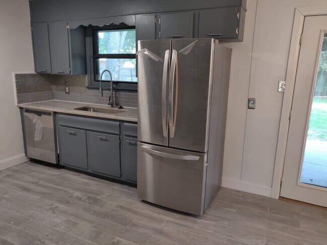 Foto del edificio - 442 McGuire Cir