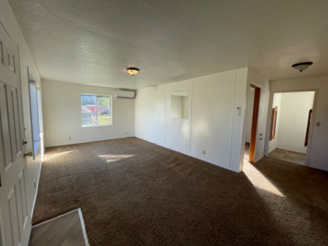 Building Photo - 38 Forest Ave