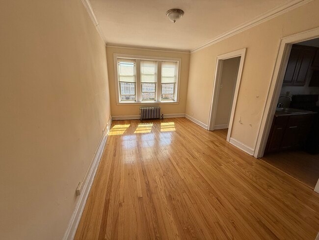 Building Photo - 2109 Grove Ave