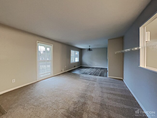 Building Photo - 5535 Crestland Ct
