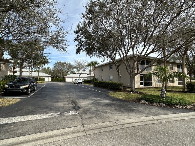Building Photo - For Rent in Bonita Springs