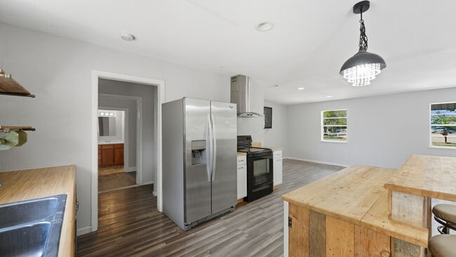 Foto del edificio - 200 Valley Acres Dr