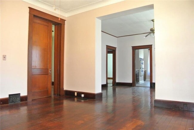 Building Photo - 613 W Clay St