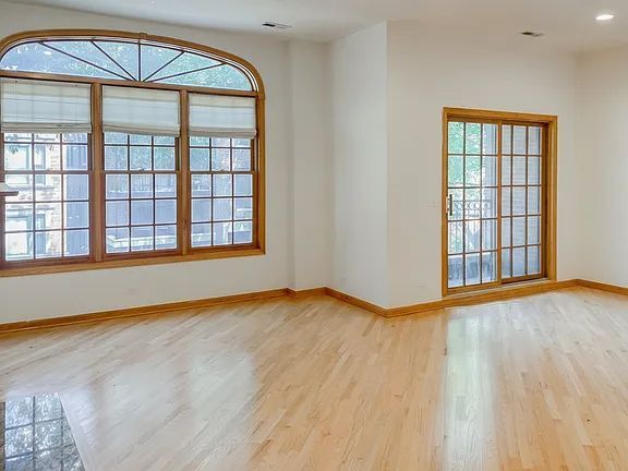 Foto del edificio - 3338 N Sheffield Ave