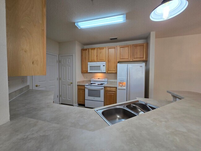 Building Photo - The Preserve at Oakleaf 1/2 Off June Rent