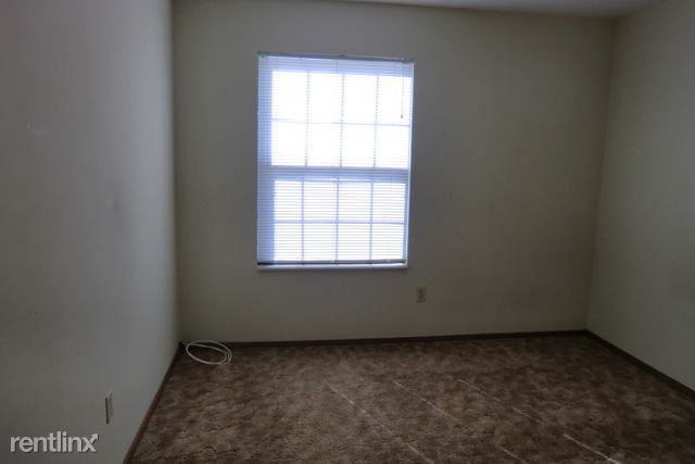 Building Photo - 12 Cherry Tree Ln