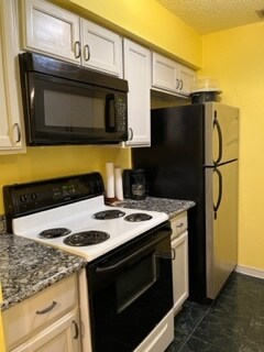 Cocina2 - 680 Sharp Ln