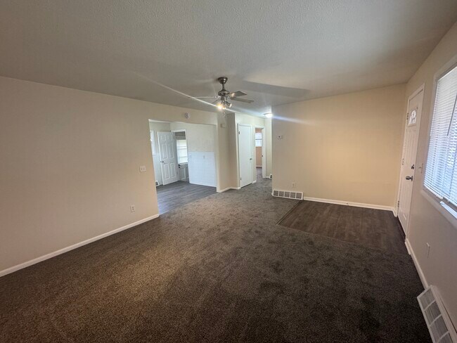 Foto del edificio - 1325 Vermont Pl NE