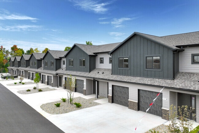 3BR, 2.5 BA - 1448 SF - The Meadows of Keefer Creek