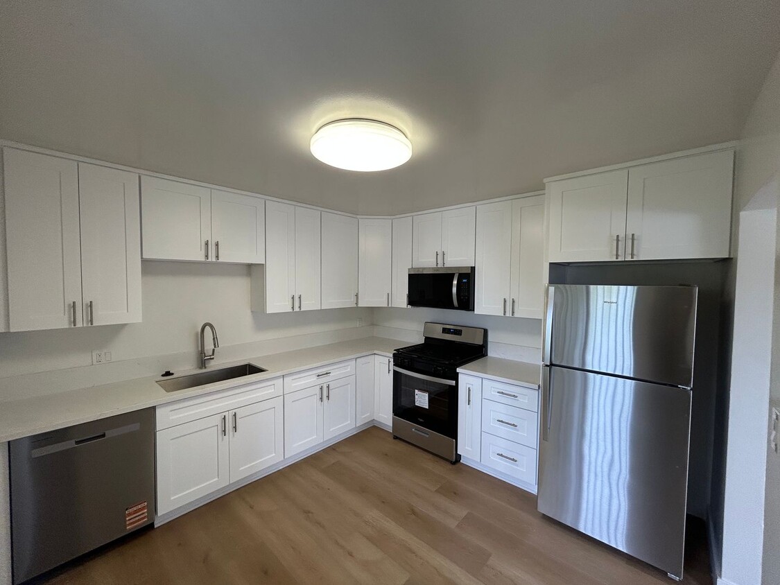 Primary Photo - Upstairs 2 Bedroom 1 Bathroom on Felspar A...