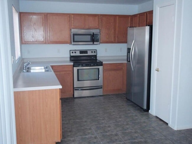 Building Photo - Avondale 3+den home!
