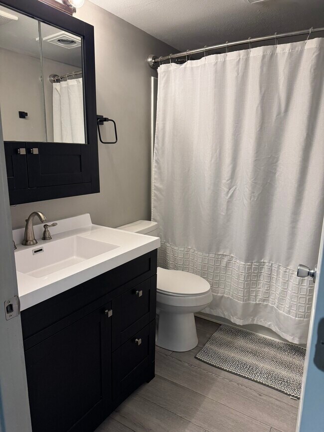 Foto del edificio - 508 E Emmons St