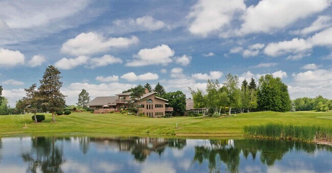 Building Photo - 2871 Fairway Dr